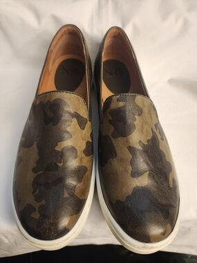 Sofft Women Camouflage Leather Slip-On Sneakers in Olive